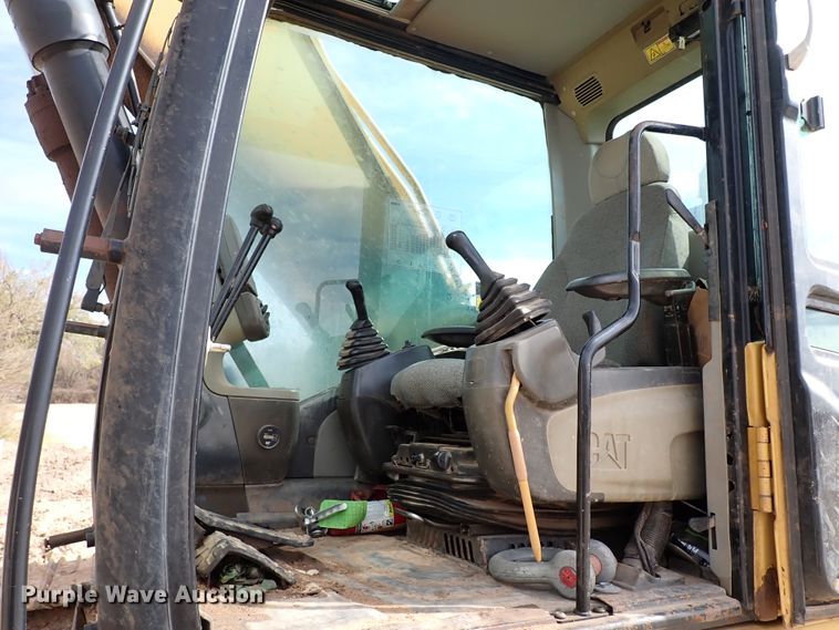 image for item IC9685 2007 Caterpillar 325DL  excavator