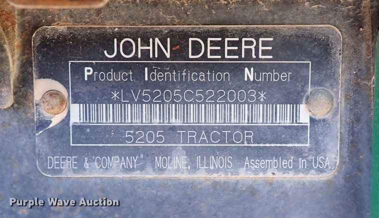 image for item IC9689 2004 John Deere 5205  tractor