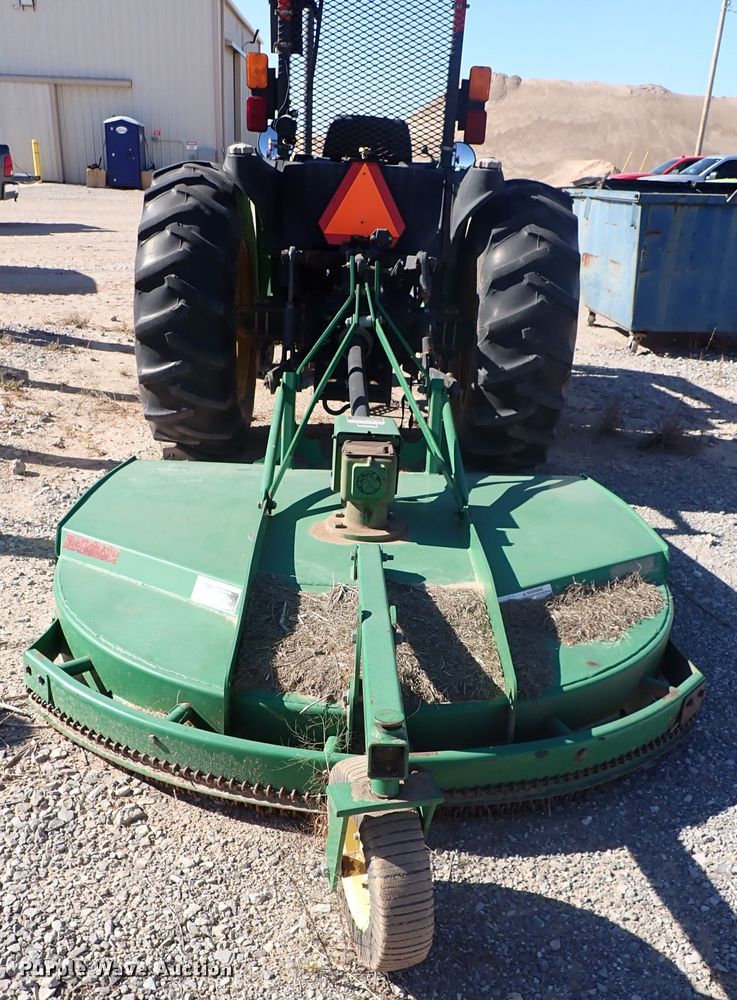 image for item IC9689 2004 John Deere 5205  tractor