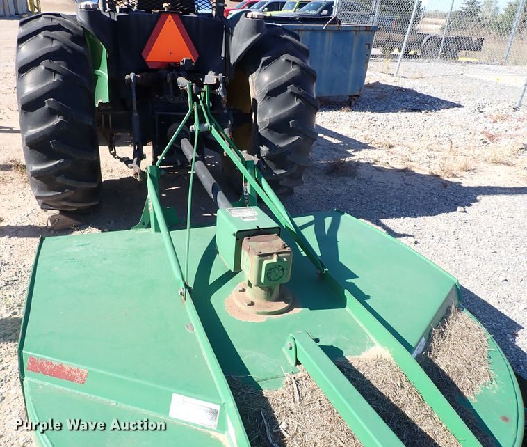 image for item IC9689 2004 John Deere 5205  tractor