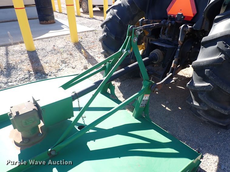 image for item IC9689 2004 John Deere 5205  tractor