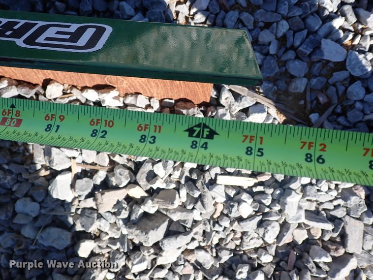 image for item IC9689 2004 John Deere 5205  tractor