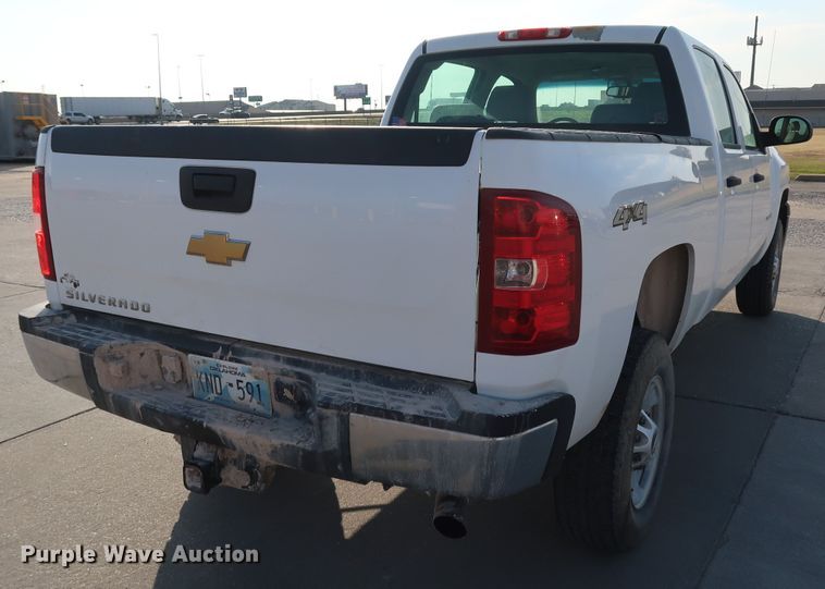 image for item JP9328 2013 Chevrolet Silverado 2500HD  Crew Cab pickup truck