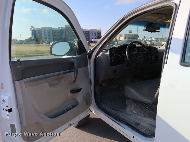 image for item JP9328 2013 Chevrolet Silverado 2500HD  Crew Cab pickup truck