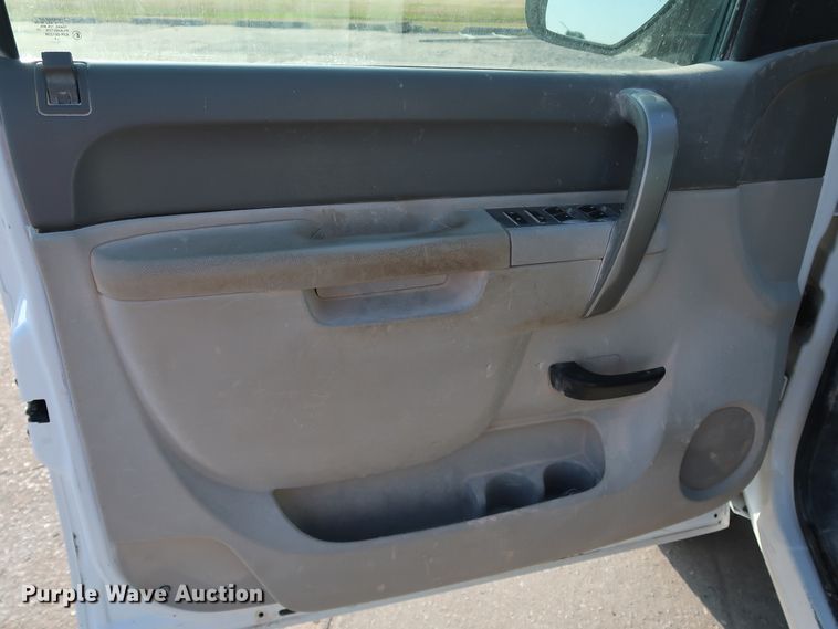 image for item JP9328 2013 Chevrolet Silverado 2500HD  Crew Cab pickup truck