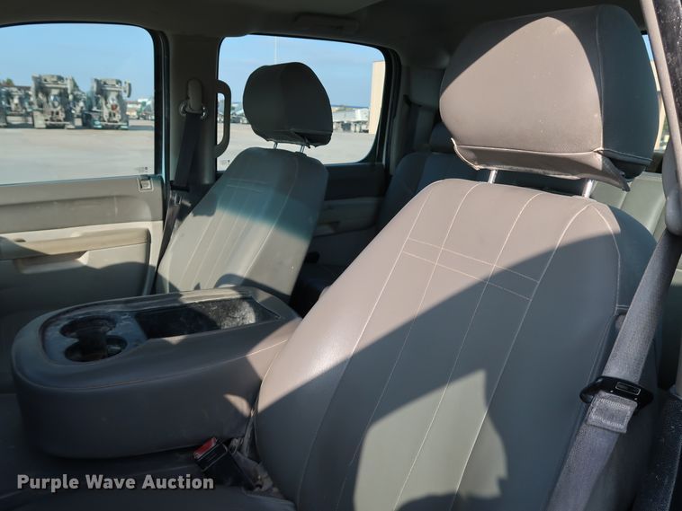 image for item JP9328 2013 Chevrolet Silverado 2500HD  Crew Cab pickup truck