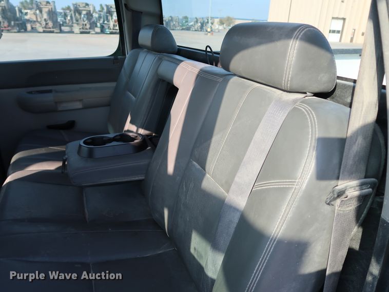 image for item JP9328 2013 Chevrolet Silverado 2500HD  Crew Cab pickup truck