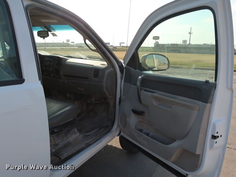 image for item JP9328 2013 Chevrolet Silverado 2500HD  Crew Cab pickup truck