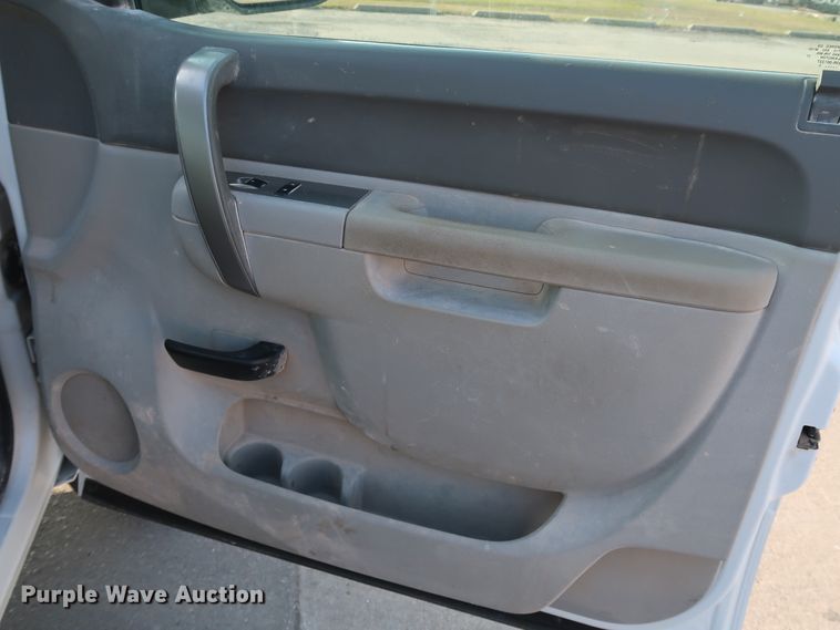 image for item JP9328 2013 Chevrolet Silverado 2500HD  Crew Cab pickup truck