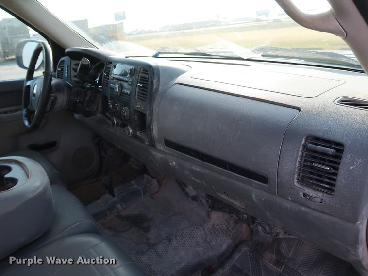 image for item JP9328 2013 Chevrolet Silverado 2500HD  Crew Cab pickup truck