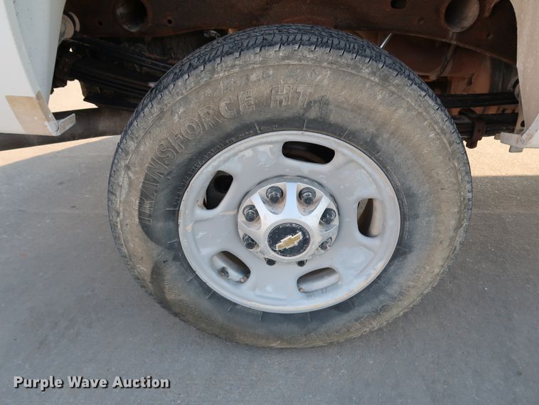 image for item JP9328 2013 Chevrolet Silverado 2500HD  Crew Cab pickup truck