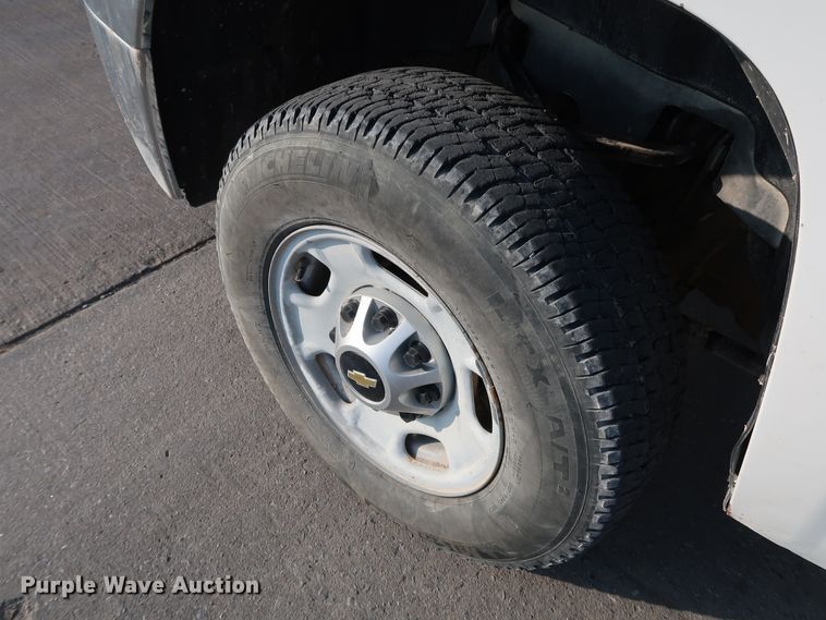 image for item JP9328 2013 Chevrolet Silverado 2500HD  Crew Cab pickup truck