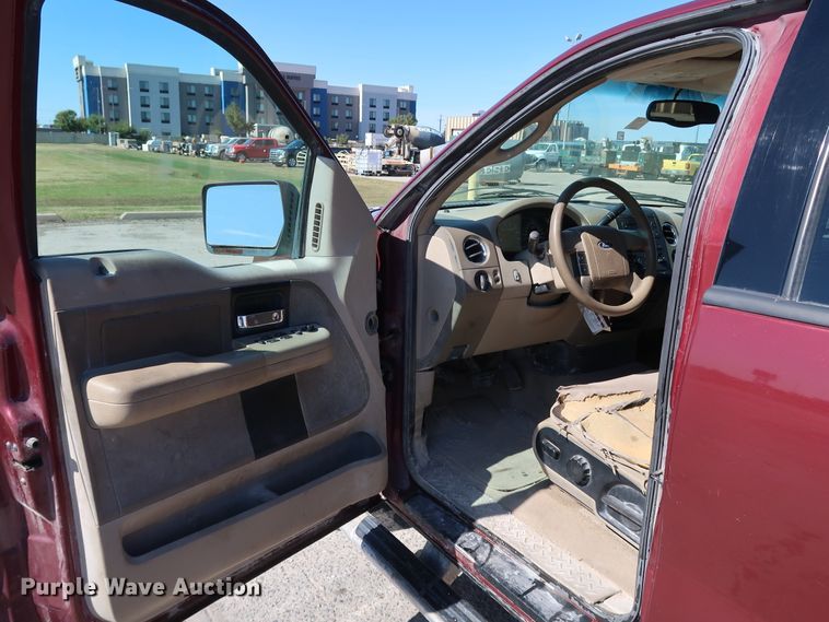 image for item JP9336 2004 Ford F150  SuperCrew pickup truck