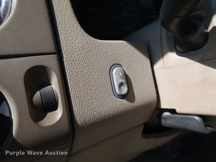 image for item JP9336 2004 Ford F150  SuperCrew pickup truck