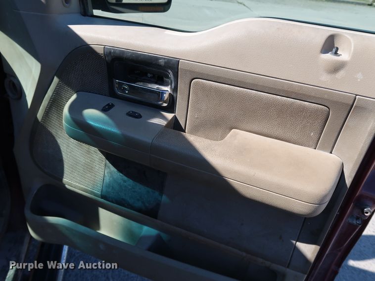 image for item JP9336 2004 Ford F150  SuperCrew pickup truck