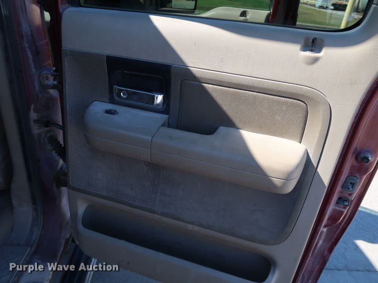 image for item JP9336 2004 Ford F150  SuperCrew pickup truck