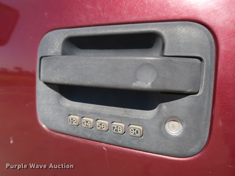 image for item JP9336 2004 Ford F150  SuperCrew pickup truck