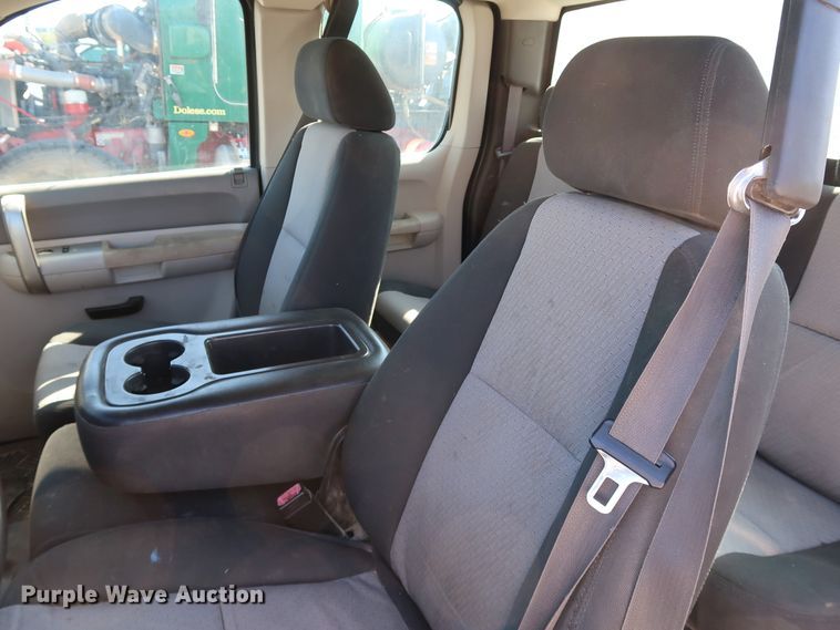 image for item JP9341 2008 Chevrolet Silverado 2500HD  Ext. Cab pickup truck