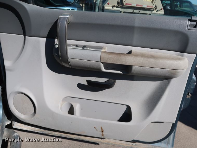 image for item JP9341 2008 Chevrolet Silverado 2500HD  Ext. Cab pickup truck