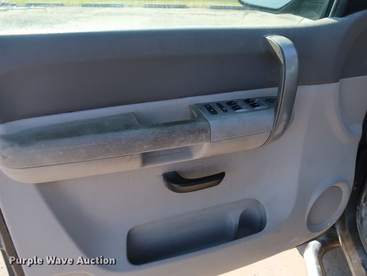 image for item JP9342 2008 Chevrolet Silverado 2500HD  Crew Cab pickup truck