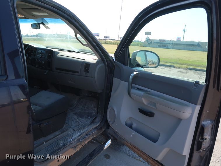 image for item JP9342 2008 Chevrolet Silverado 2500HD  Crew Cab pickup truck