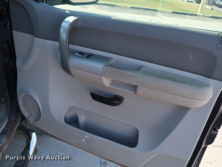 image for item JP9342 2008 Chevrolet Silverado 2500HD  Crew Cab pickup truck