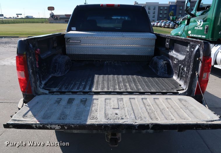 image for item JP9342 2008 Chevrolet Silverado 2500HD  Crew Cab pickup truck