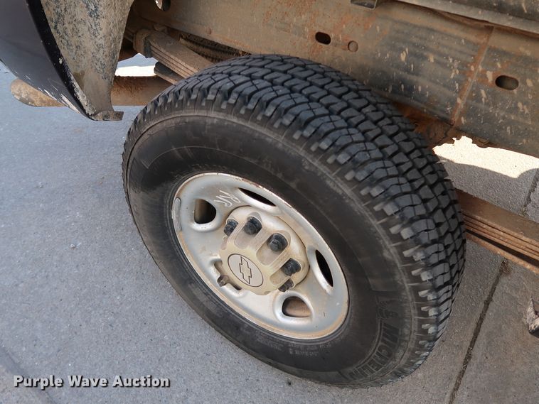 image for item JP9342 2008 Chevrolet Silverado 2500HD  Crew Cab pickup truck