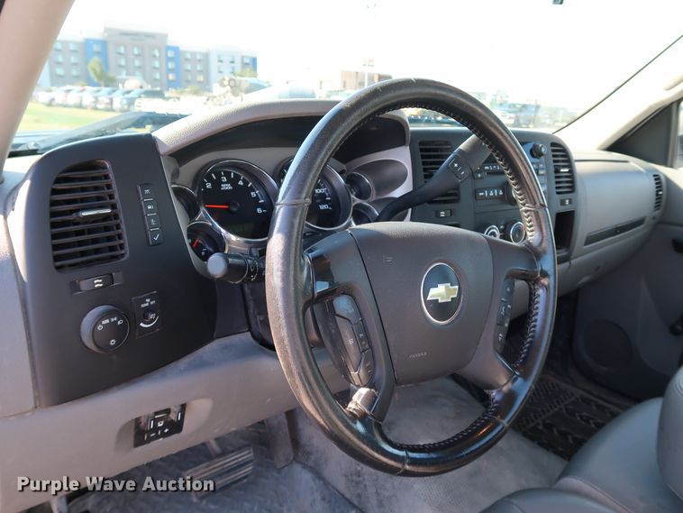 image for item JP9344 2013 Chevrolet Silverado 2500HD  pickup truck