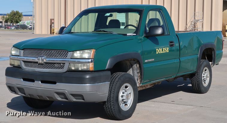 image for item JP9346 2004 Chevrolet Silverado 2500HD  pickup truck