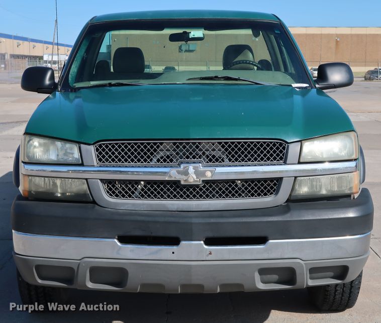 image for item JP9346 2004 Chevrolet Silverado 2500HD  pickup truck