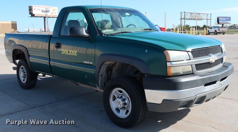 image for item JP9346 2004 Chevrolet Silverado 2500HD  pickup truck