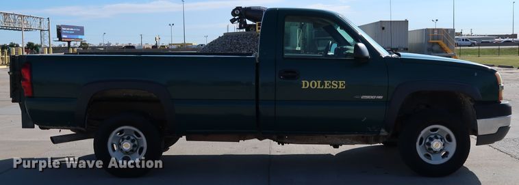 image for item JP9346 2004 Chevrolet Silverado 2500HD  pickup truck