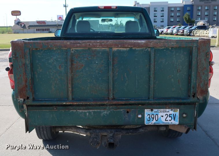 image for item JP9346 2004 Chevrolet Silverado 2500HD  pickup truck