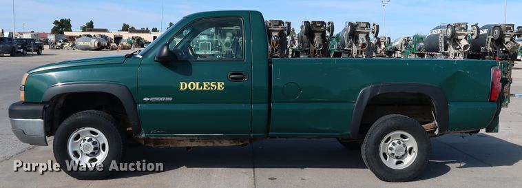 image for item JP9346 2004 Chevrolet Silverado 2500HD  pickup truck