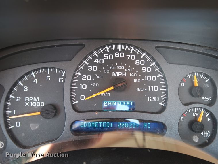 image for item JP9346 2004 Chevrolet Silverado 2500HD  pickup truck