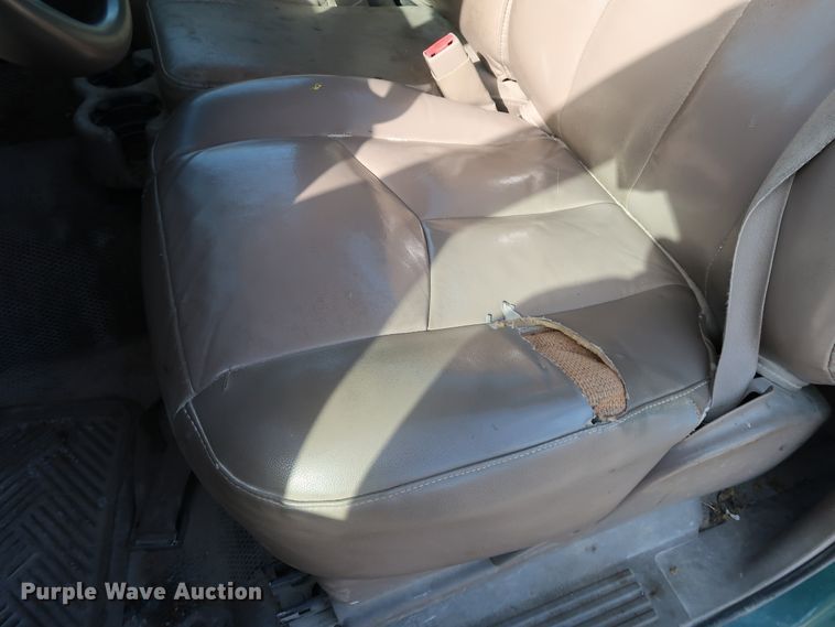 image for item JP9346 2004 Chevrolet Silverado 2500HD  pickup truck