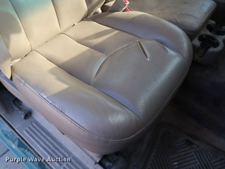 image for item JP9346 2004 Chevrolet Silverado 2500HD  pickup truck