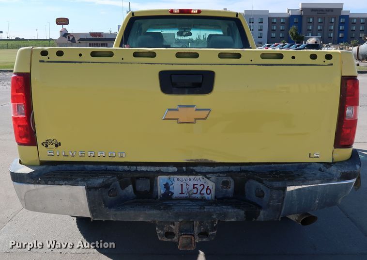 image for item JP9349 2012 Chevrolet Silverado 2500HD  Ext. Cab pickup truck