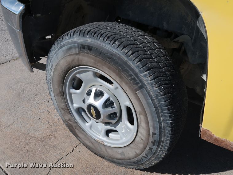 image for item JP9349 2012 Chevrolet Silverado 2500HD  Ext. Cab pickup truck