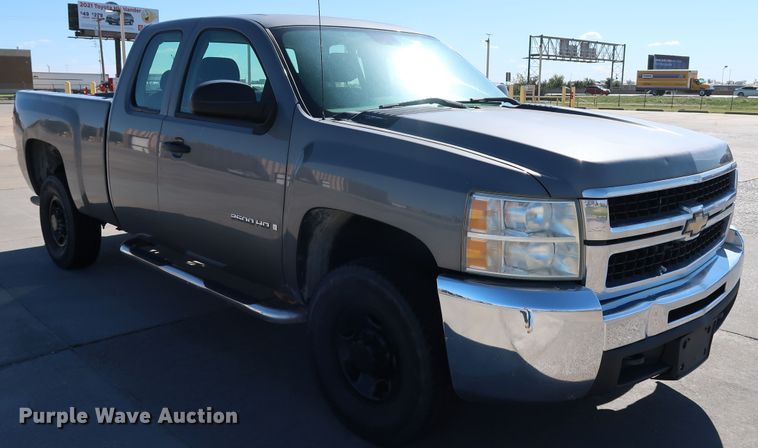 image for item JP9350 2008 Chevrolet Silverado 2500HD  Ext. Cab pickup truck
