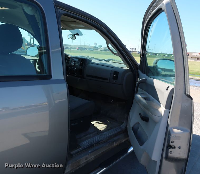 image for item JP9350 2008 Chevrolet Silverado 2500HD  Ext. Cab pickup truck