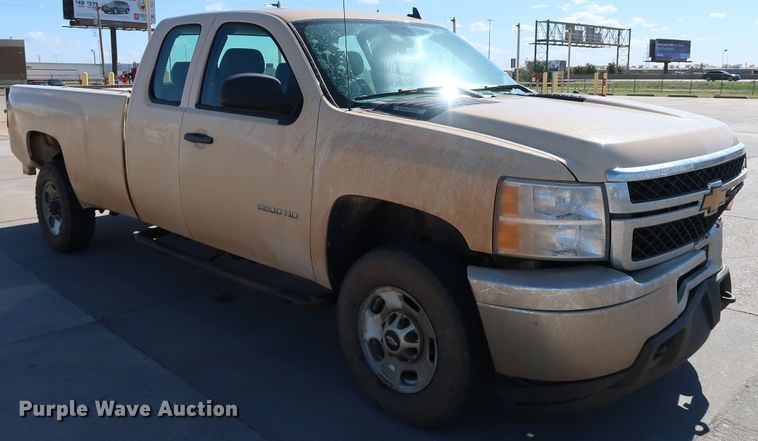 image for item JP9351 2012 Chevrolet Silverado 2500HD  Ext. Cab pickup truck