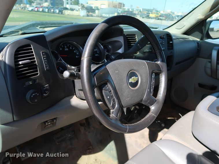 image for item JP9351 2012 Chevrolet Silverado 2500HD  Ext. Cab pickup truck