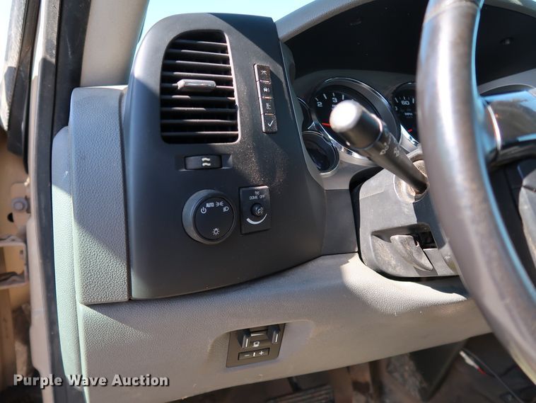 image for item JP9351 2012 Chevrolet Silverado 2500HD  Ext. Cab pickup truck