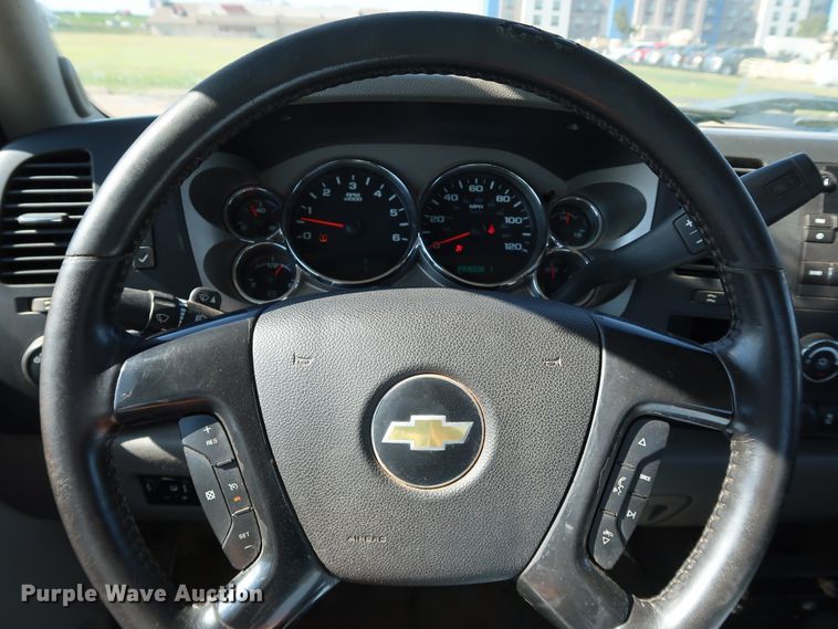 image for item JP9351 2012 Chevrolet Silverado 2500HD  Ext. Cab pickup truck