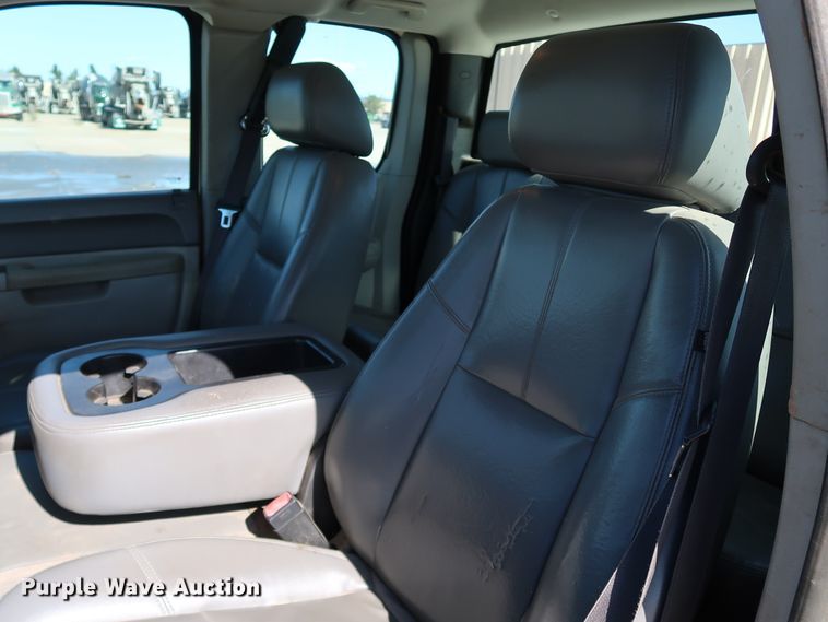 image for item JP9351 2012 Chevrolet Silverado 2500HD  Ext. Cab pickup truck