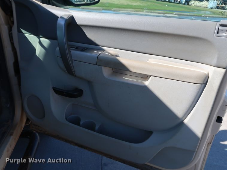 image for item JP9351 2012 Chevrolet Silverado 2500HD  Ext. Cab pickup truck