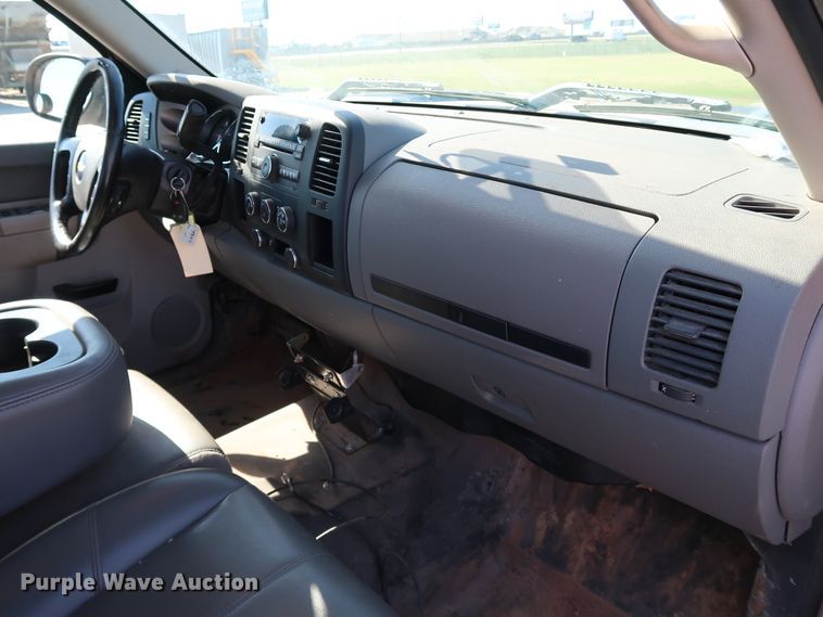 image for item JP9351 2012 Chevrolet Silverado 2500HD  Ext. Cab pickup truck