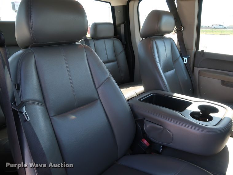 image for item JP9351 2012 Chevrolet Silverado 2500HD  Ext. Cab pickup truck